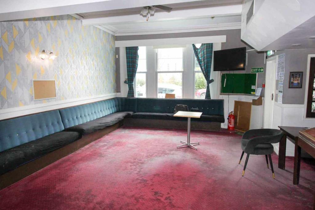 Lot: 58 - FORMER RAFA CLUB WITH POTENTIAL - Ground Floor